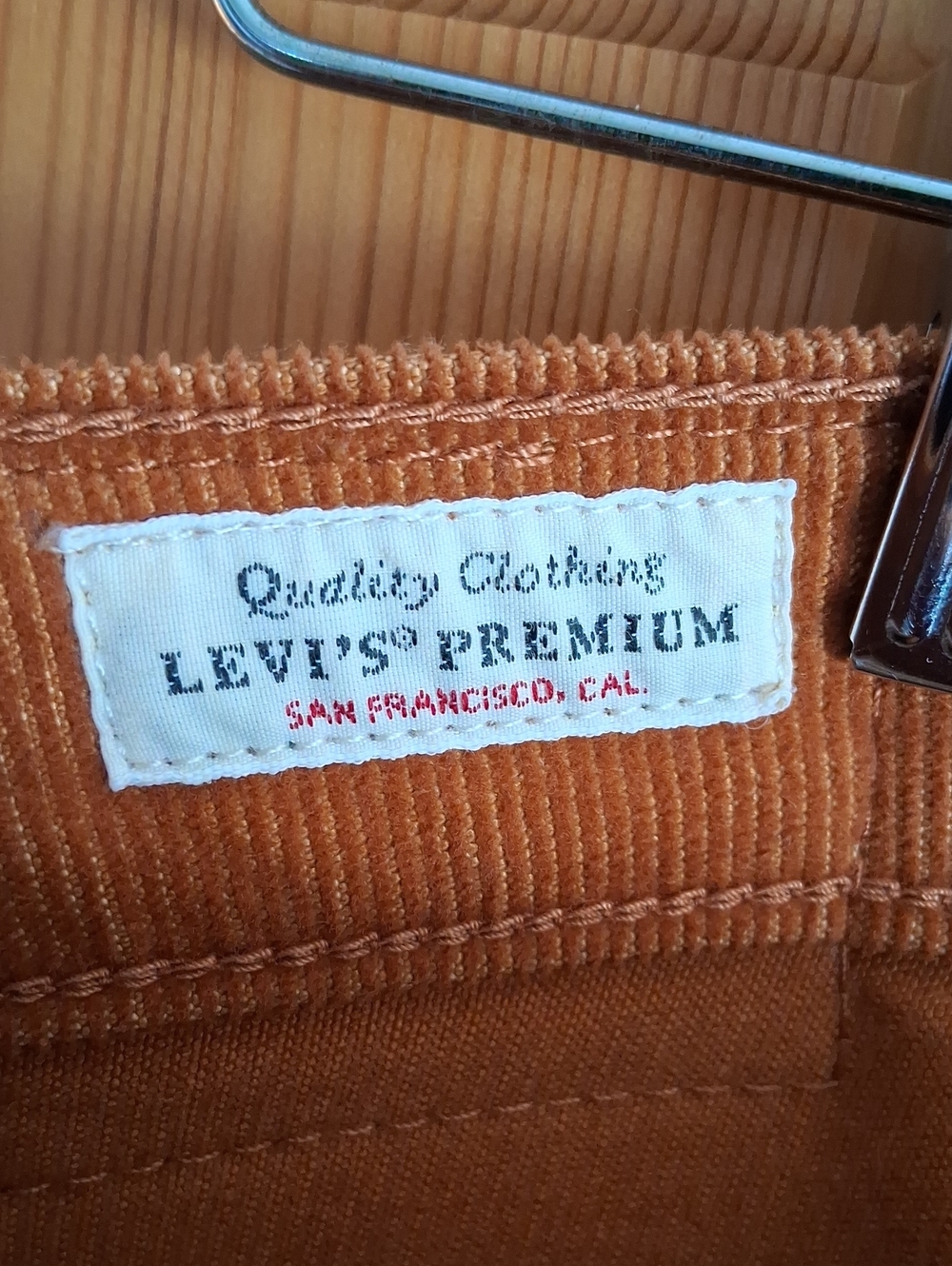 Levi's Premium Button Fly Rust Corduroy Boho Western Ribcage Flare Pants Sz 27 - Picture 5 of 10